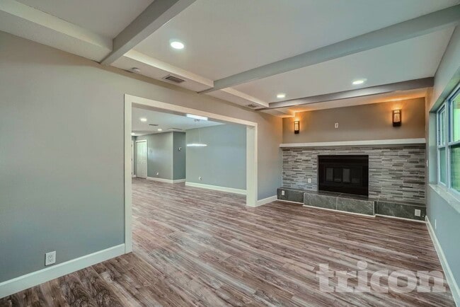 Photo - 1498 Hunt Ln