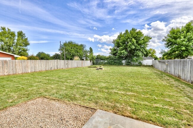 Photo - 2021 W Grouse St