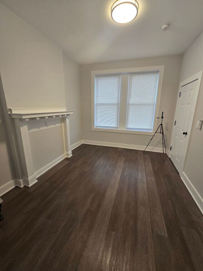 Photo - 4642 N 13th St Unidad 1