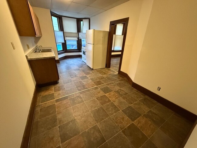 Photo - Spacious 4-Bedroom Apartment with Main Street Views