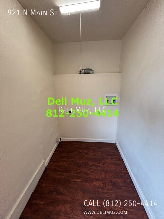 Photo - 921 N Main St Unit B