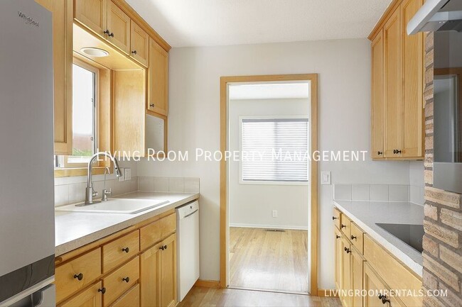 Photo - 5030 NE 41st Ave
