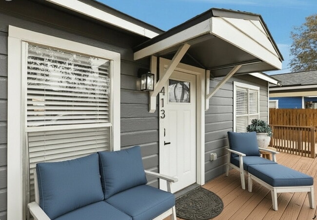 Photo - 413 W Wright Blvd