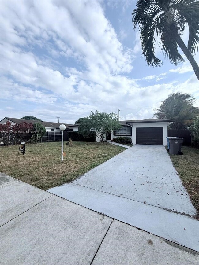 Photo - 4240 SW 27th St Unit 2