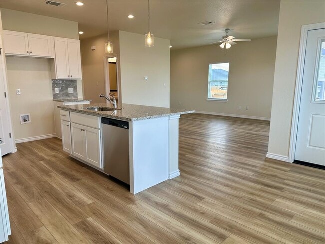 Photo - 515 War Admiral Dr