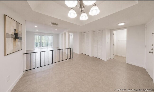 3740 Inverrary Dr Unit 3g