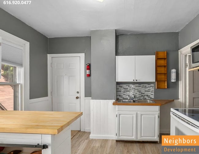 19 Palmer St NE