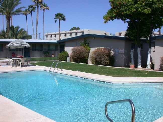 Building Photo - Tropicana Rental