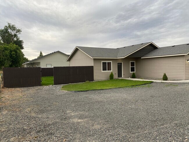 Photo - 879 SW 14th Plz