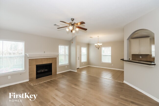 Photo - 2726 Lakecrest Way Dr