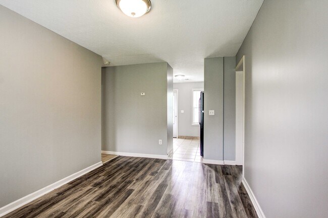 Photo - Lincoln Crossings Apartments