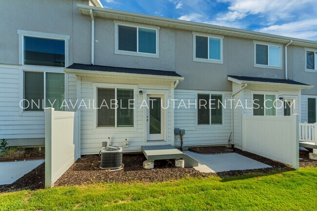 Photo - 4237 W 2010 N