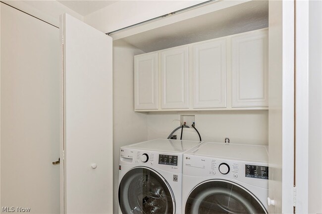 Building Photo - 26101 Village Ln Unit 107