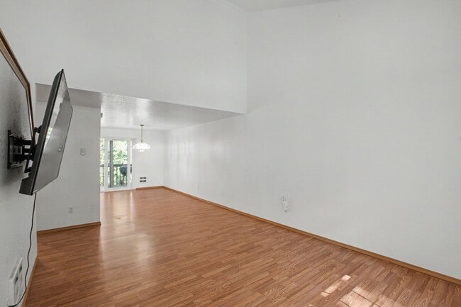 Photo - 22530 Bluewater Dr SE