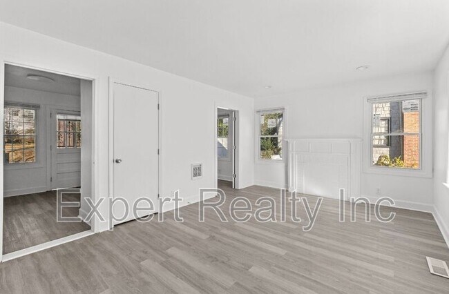 Photo - 9036 Beverly Dr N