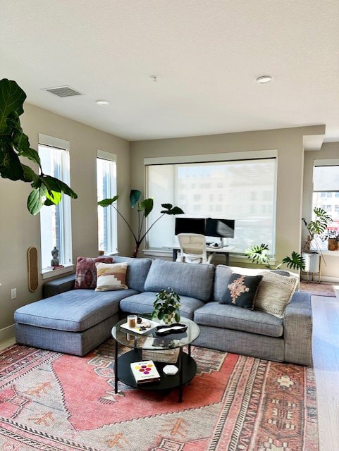 Building Photo - 1616 S Broadway Unit 208