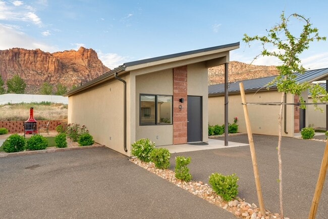 Photo - Unfurnished Hilldale Property!