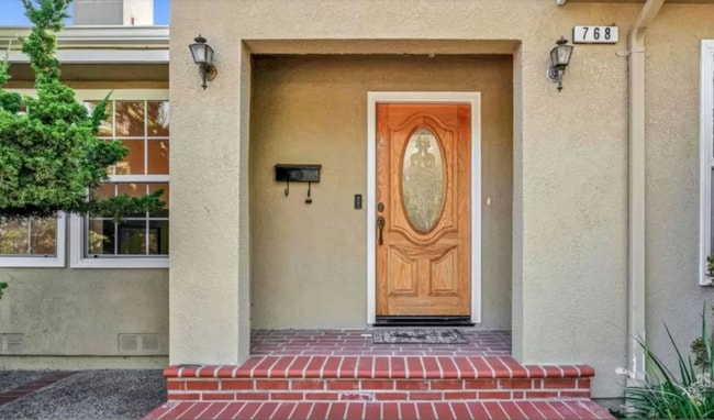 Photo - Spacious 4 Bed, 4 Bath Executive Home on Peaceful Cul-de-Sac!