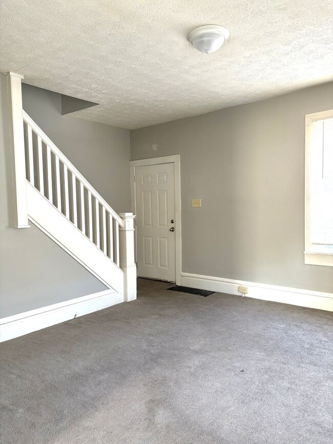 Photo - 889-895-895 E Fulton St Unit 895