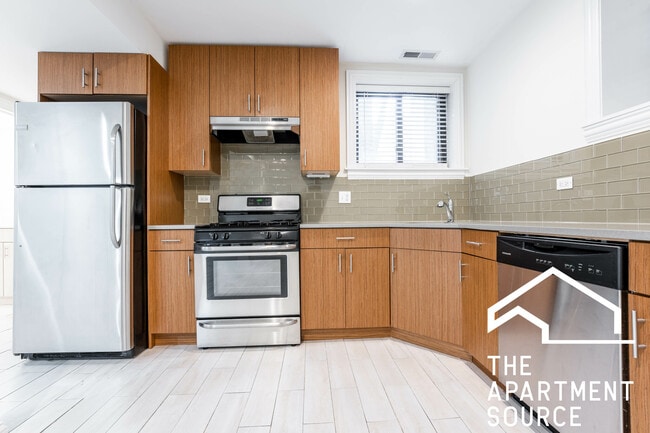 Photo - 3709 N Wilton Ave