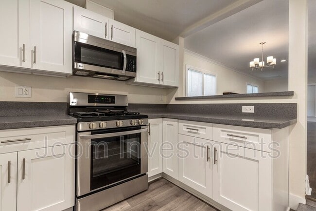 Building Photo - 912 N Stoneman Ave