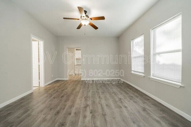 Photo - 606 E Brin St