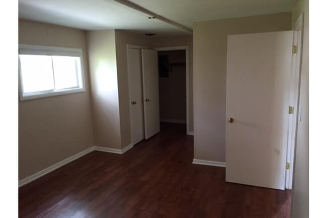 Photo - 15 Shagbark Rd