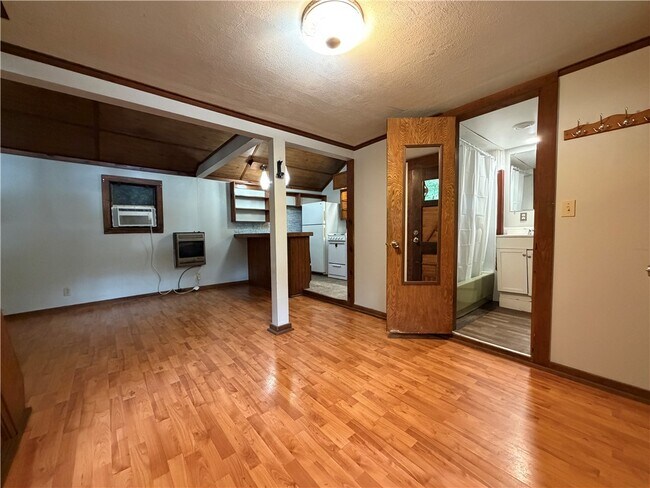 Photo - 410 E Huntsville Rd