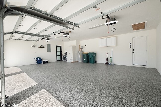 Photo - 2307 Queens Way