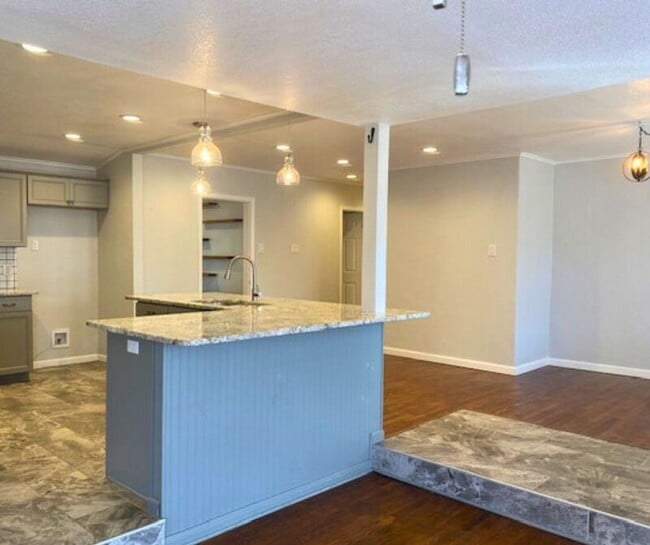 Photo - 3601 E Brookview Dr