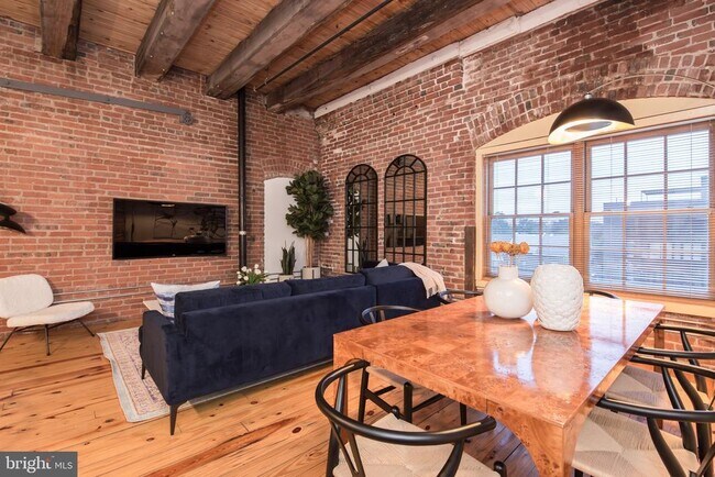 Building Photo - 1099 Germantown Ave Unit M109 Rental