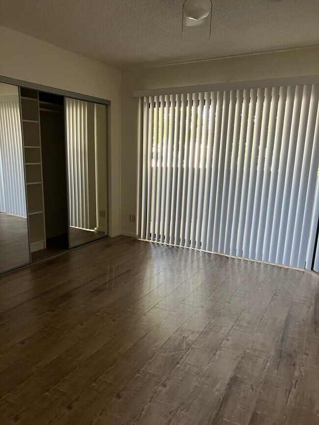 Photo - 14646 Dickens St