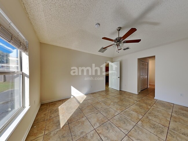 Photo - 2368 Creekfront Dr