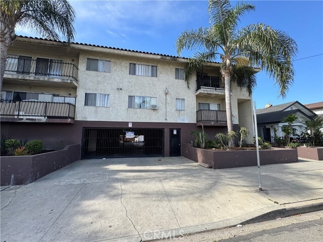 Photo - 635 W 15th St