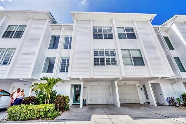 Building Photo - 8234 Harborside Cir Rental