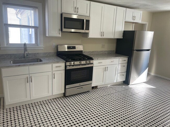 Building Photo - 8 Bells Ct Unit 2