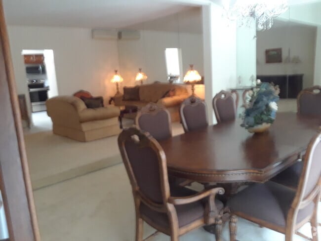 Building Photo - 629 Clay Ave Unit 2nd Fl. B Rental