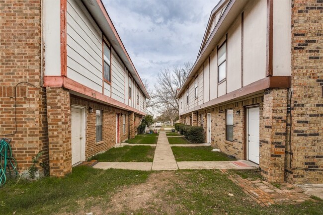 3079 Olympia Dr