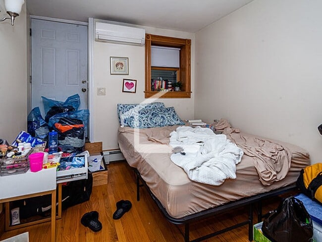 Photo - Nicely renovated, pet friendly 2 bed in the heart of Beacon Hill.