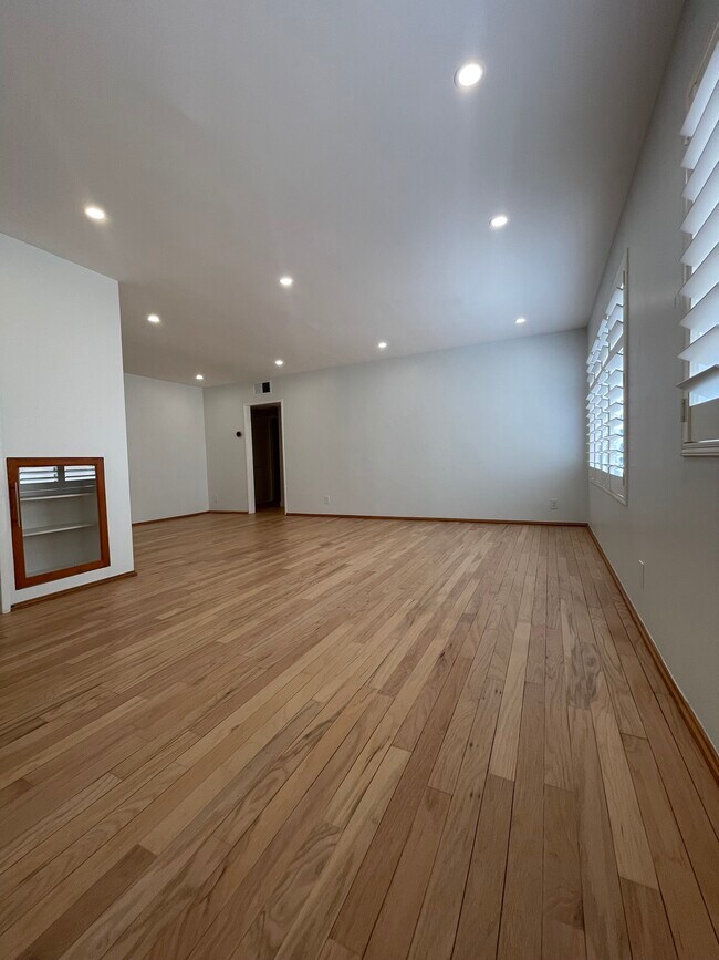 Photo - 700 Westmount Dr Unit 103
