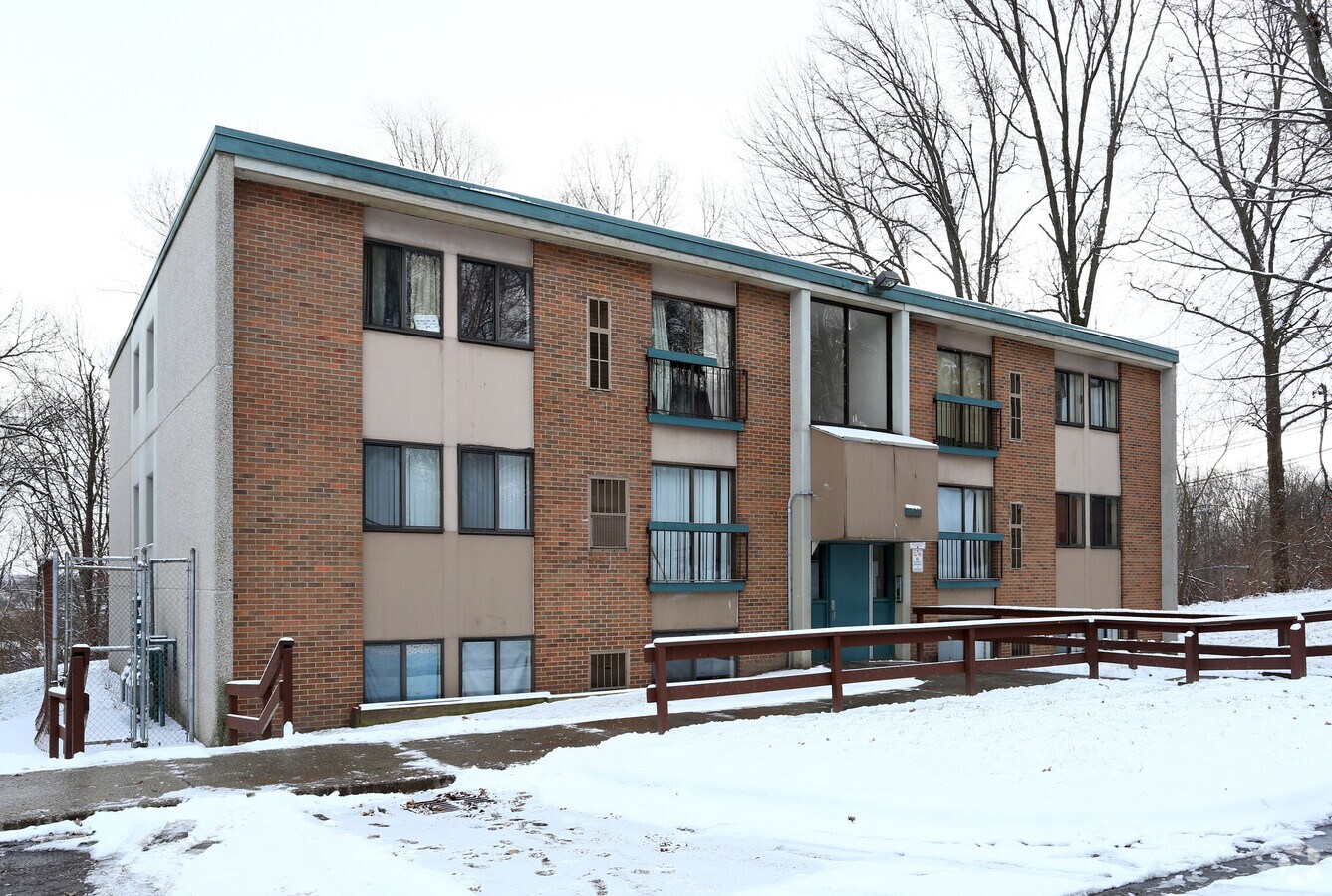 Springhill Townhomes - Springhill Townhomes