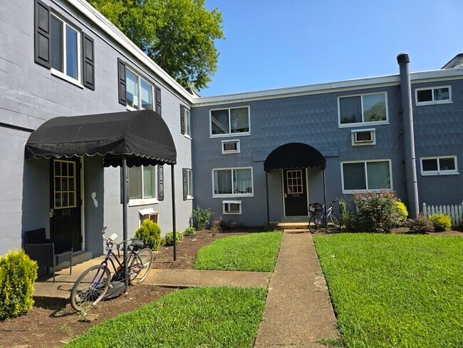 Building Photo - 3212 Ellwood Ave Unit D