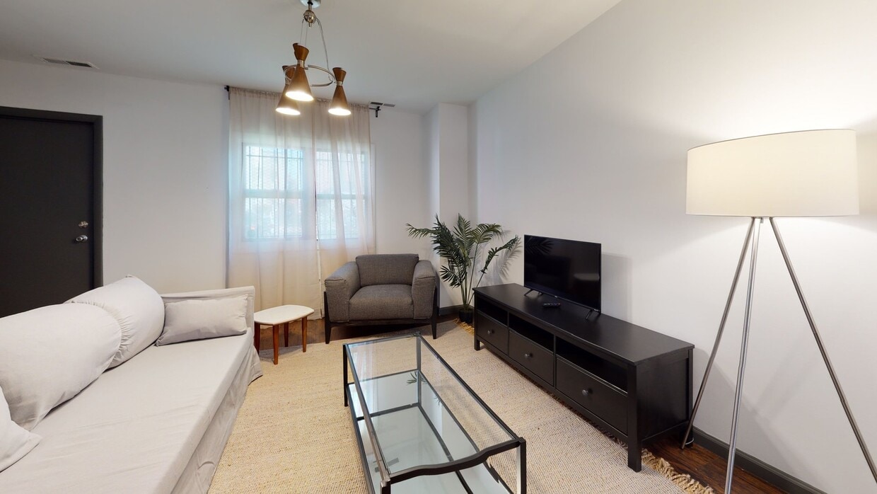 Photo - Private bedroom in 5 bed/2 bath Home