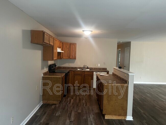 Photo - 141 Cloverdale St