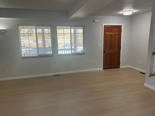 Photo - 206 168th St E