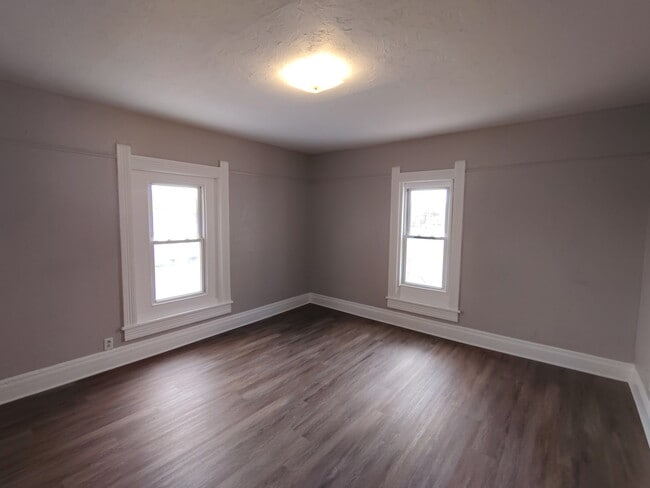 Building Photo - 2804 Columbus Ave Unit 2804.5