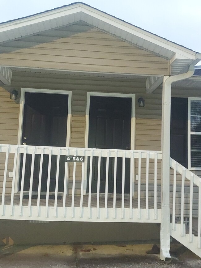 Building Photo - 1438 Vance Rd Unit A-6