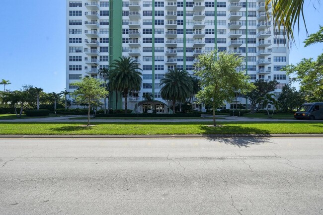 Building Photo - 2100 Sans Souci Blvd Unit A1507