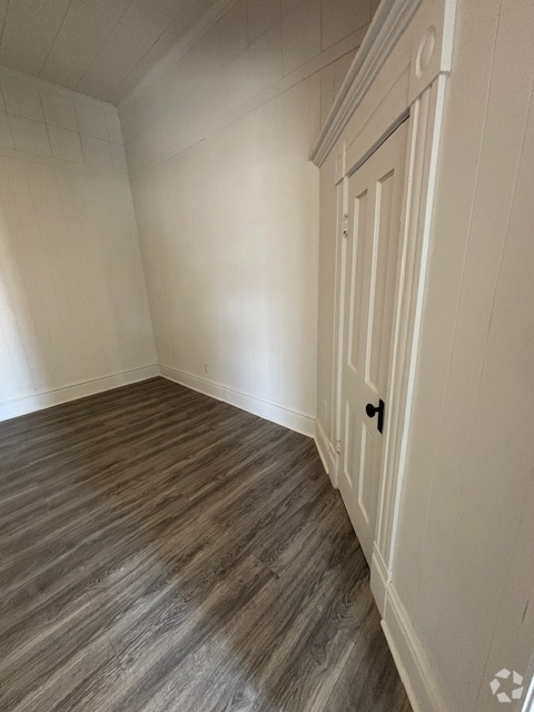 Building Photo - 1825 Linhart Ave Rental