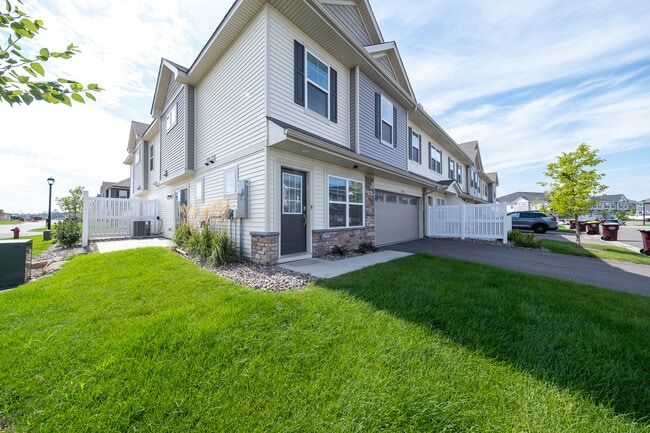 Building Photo - 14935 Adare Way
